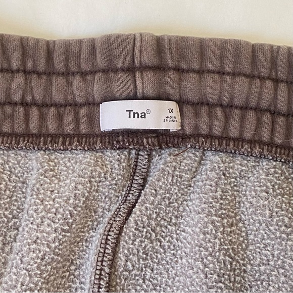 TNA Aritzia Boyfriend Sweatpants - Picture 3 of 3